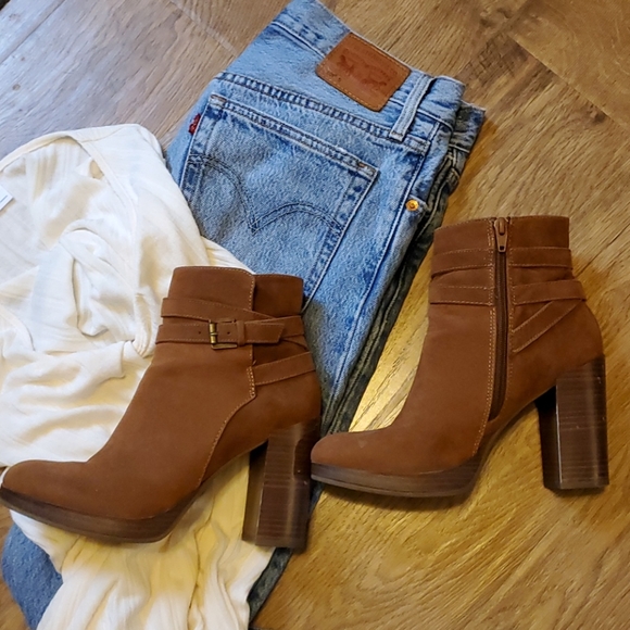 A New Day Ankle Boots - Picture 2 of 8